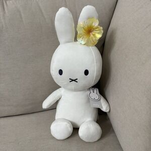 MIFFY White 14" Stuffed Plushie w/ Iridescent Hibiscus Hawaiian Flower Claw Clip